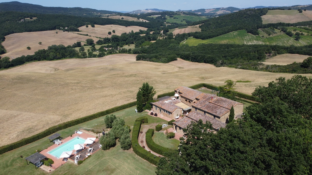 country-house-adatta-ad-azienda-agricola-agriturismo-a-casole-d-elsa